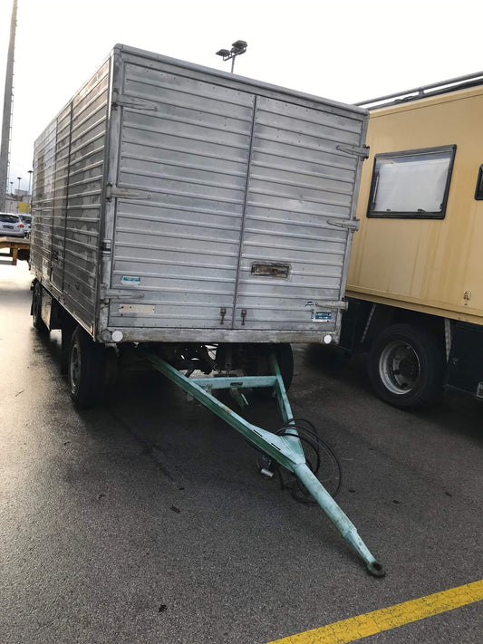 Stromaggregat mit Mercedes Motor V8 Diesel