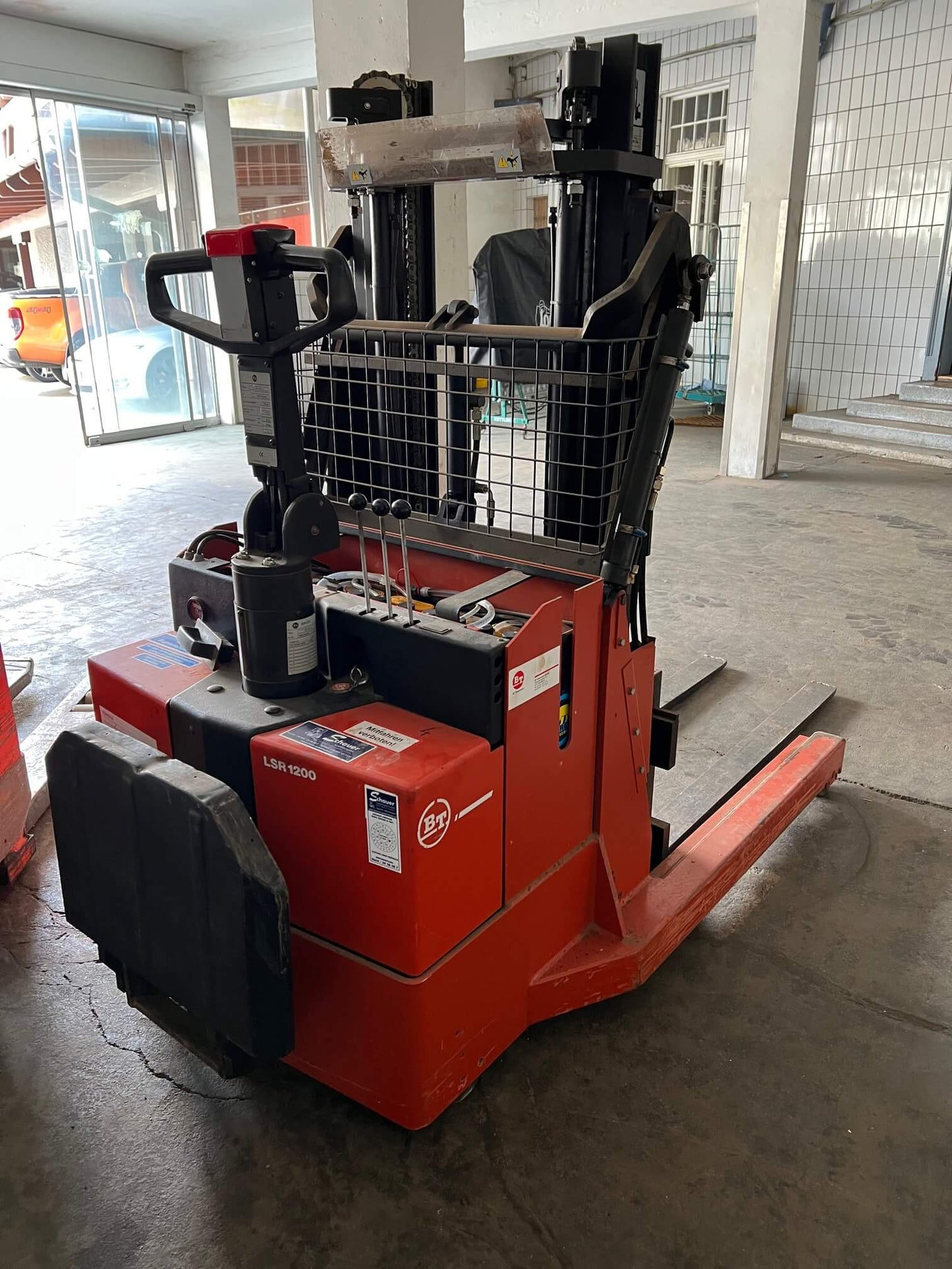 Hubameise, Stapler Fabrikat BT