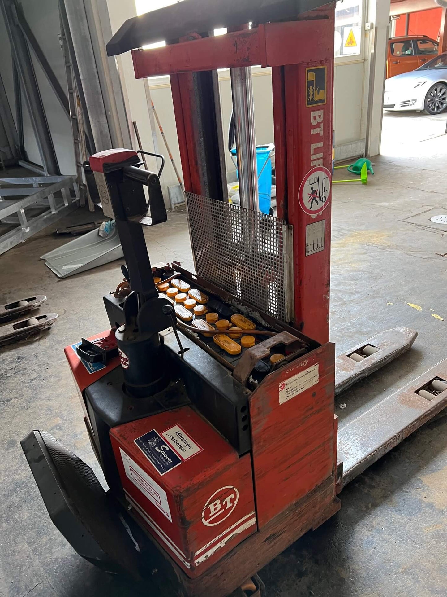 Hubameise, Stapler Fabrikat BT