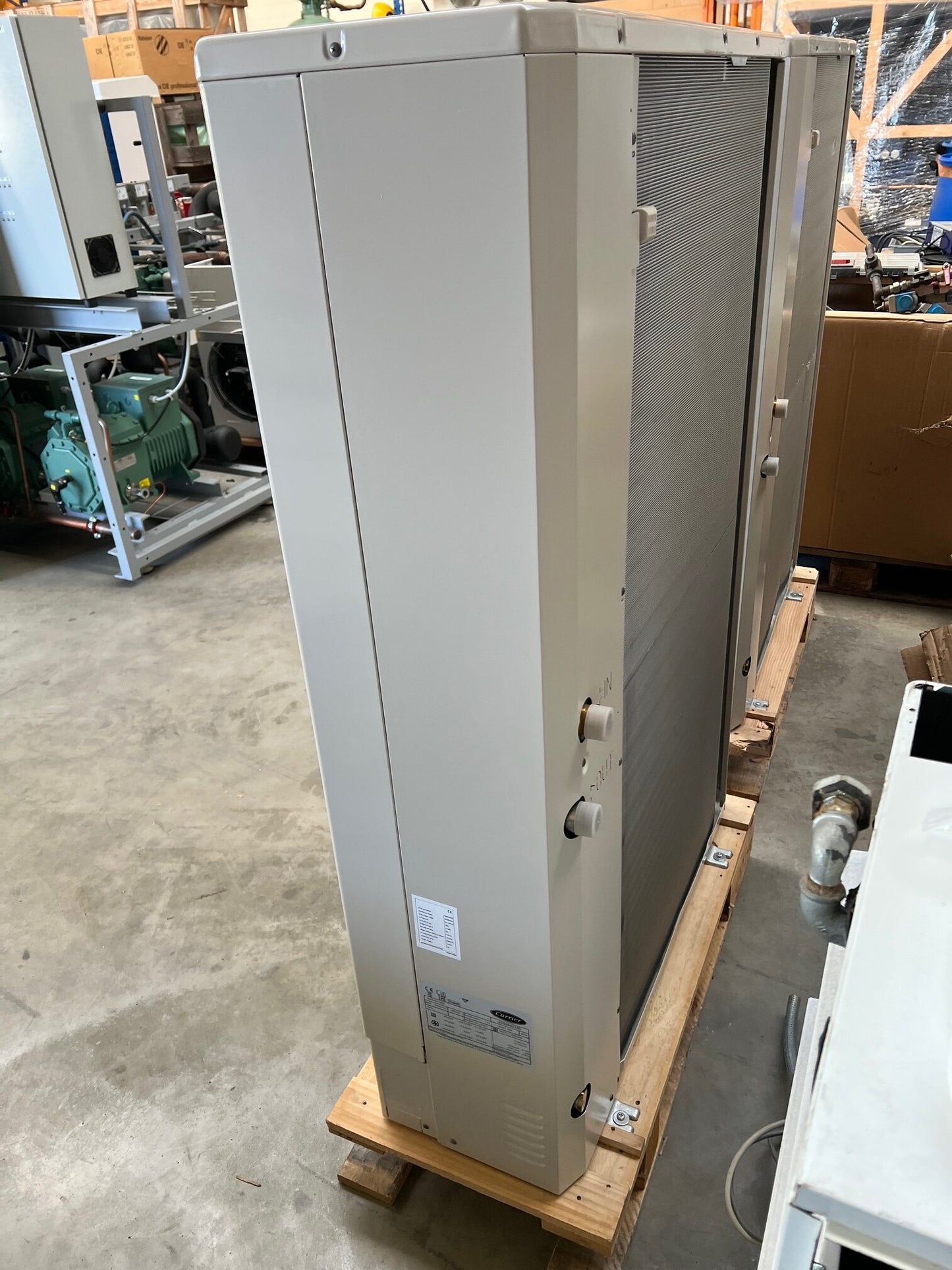 Wärmepumpe CARRIER Type 30AWH012HD9 und 30AWH015HD9 NEU