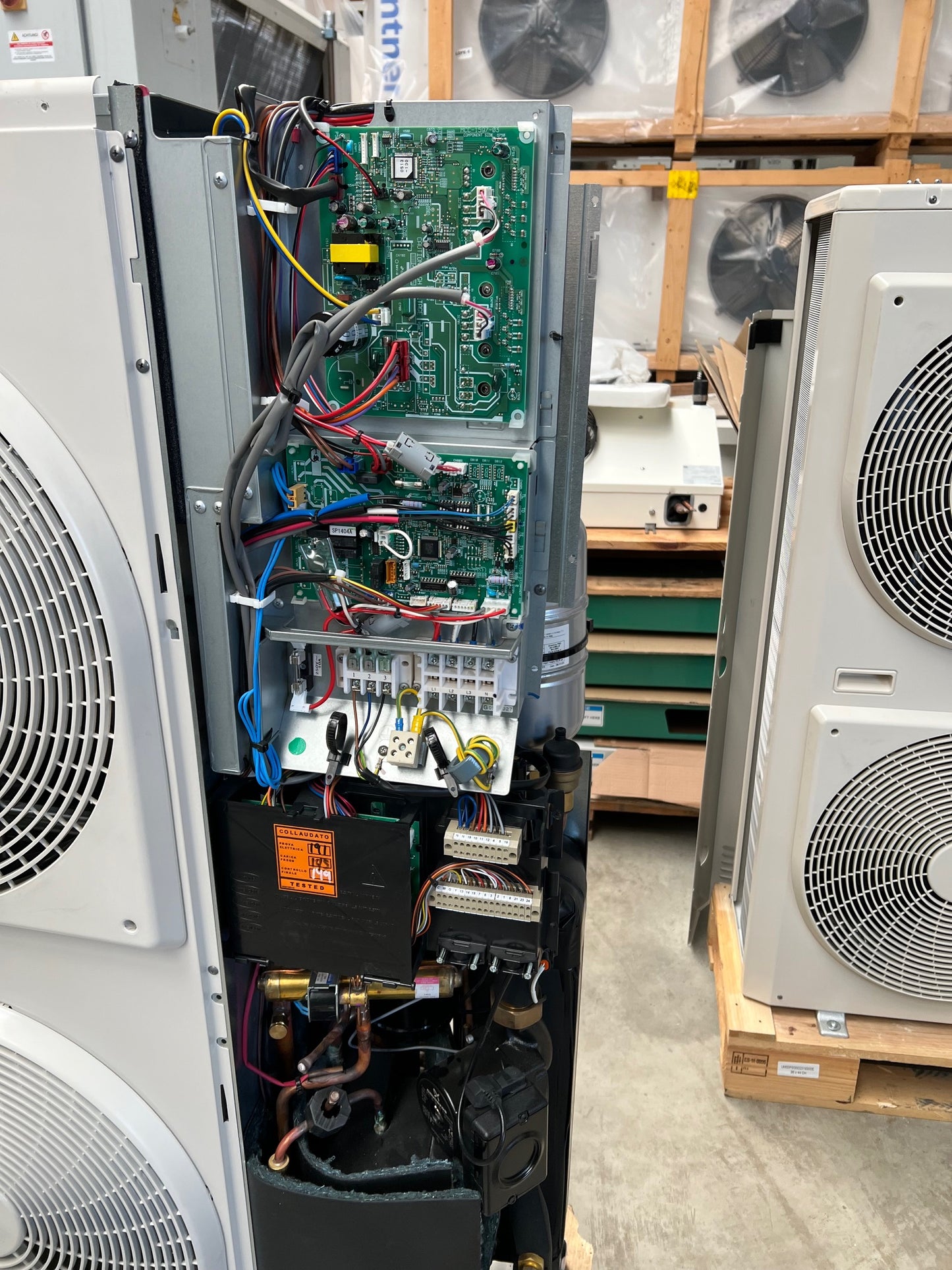 Luft-Wasser-Wärmepumpe NEU Carrier 12kW 30AWH012HD9 Monoblock, R410A.
