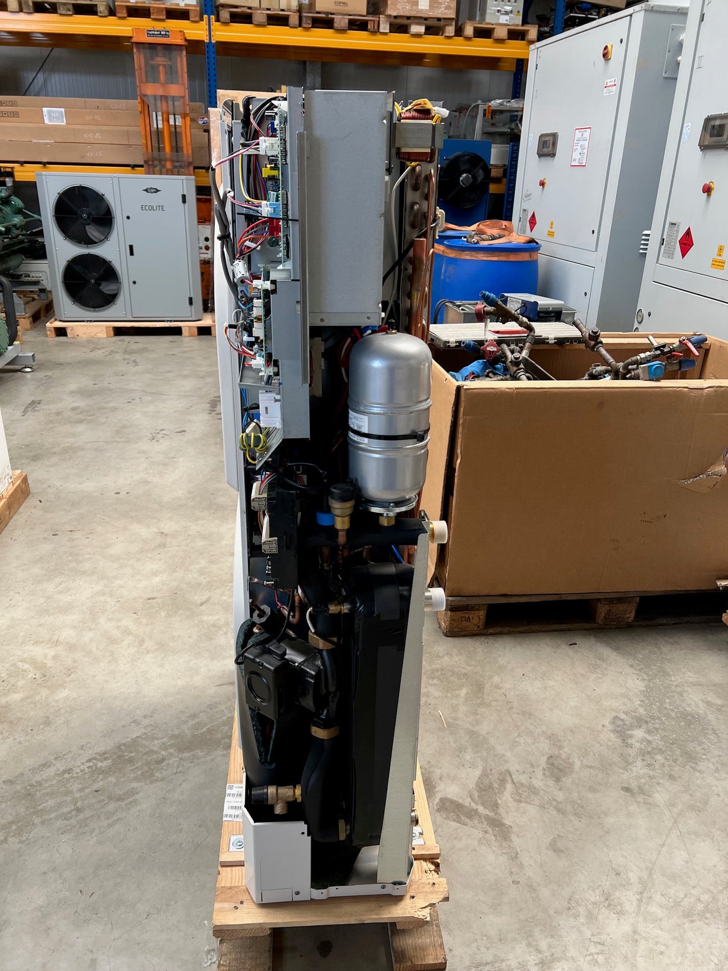 Luft-Wasser-Wärmepumpe NEU Carrier 12kW 30AWH012HD9 Monoblock, R410A.