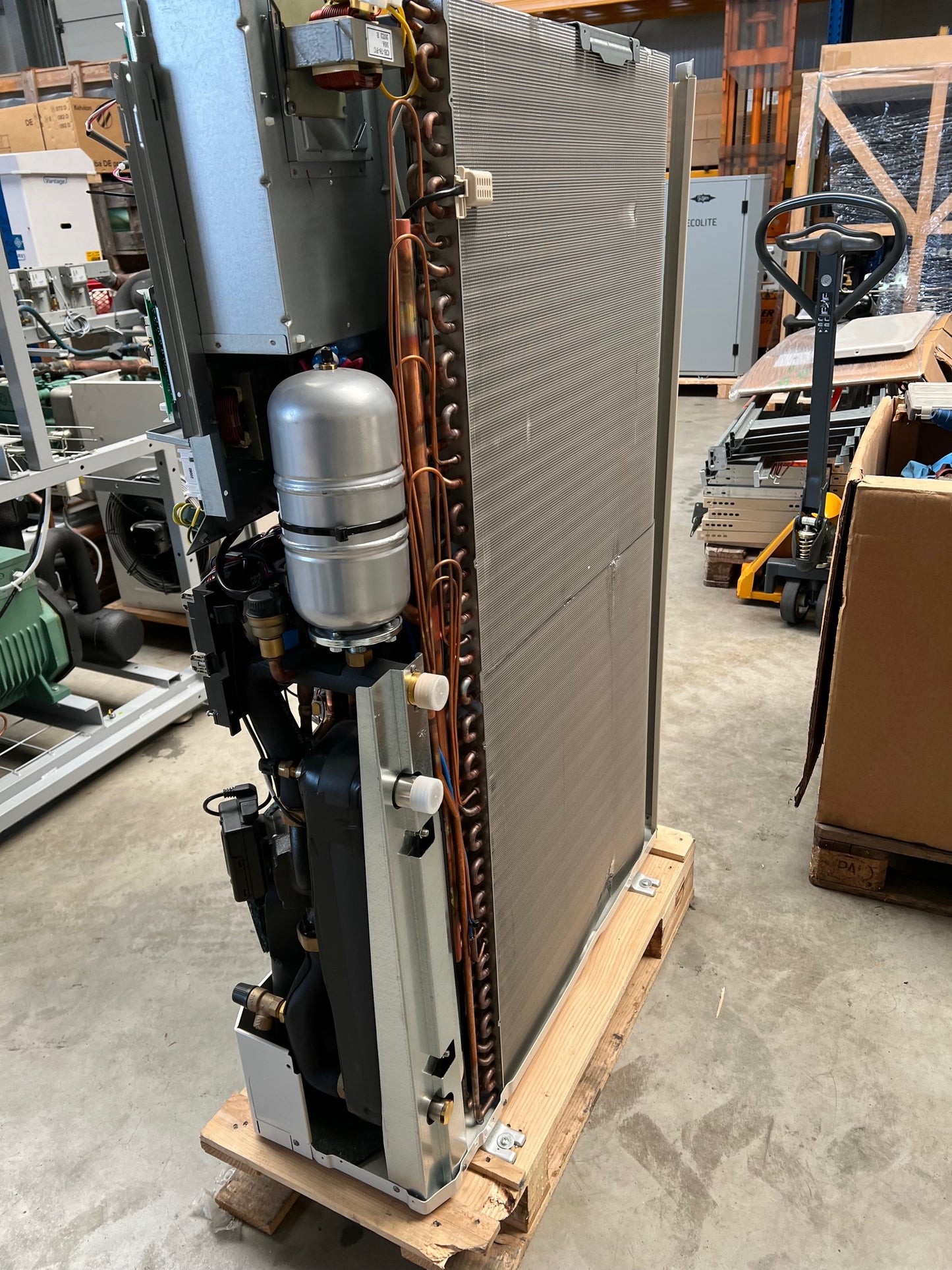 Luft-Wasser-Wärmepumpe NEU Carrier 12kW 30AWH012HD9 Monoblock, R410A.