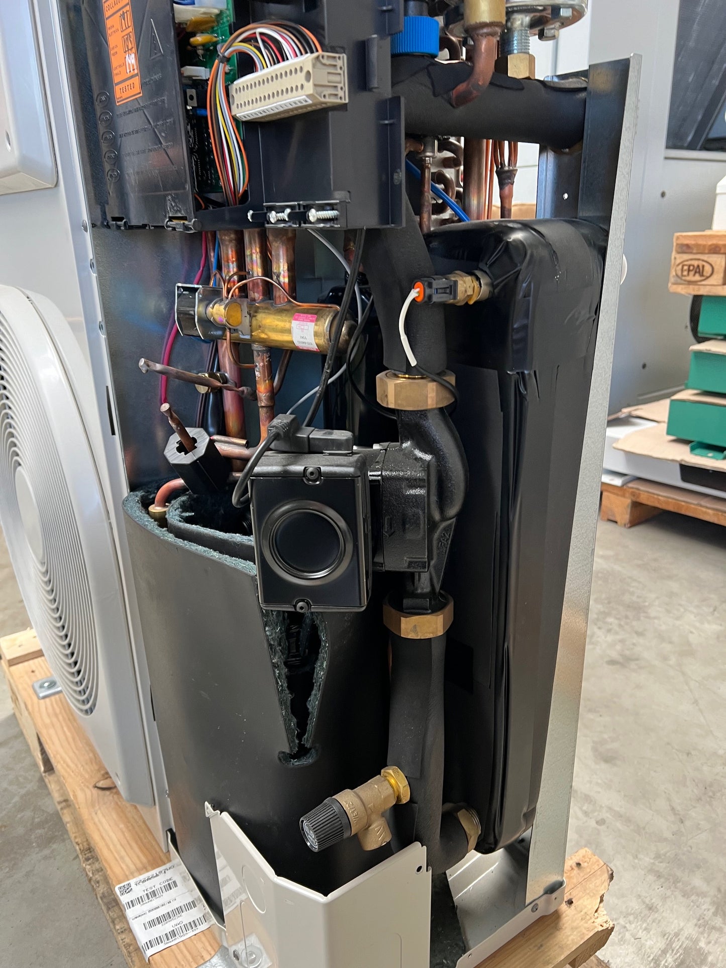 Luft-Wasser-Wärmepumpe NEU Carrier 12kW 30AWH012HD9 Monoblock, R410A.