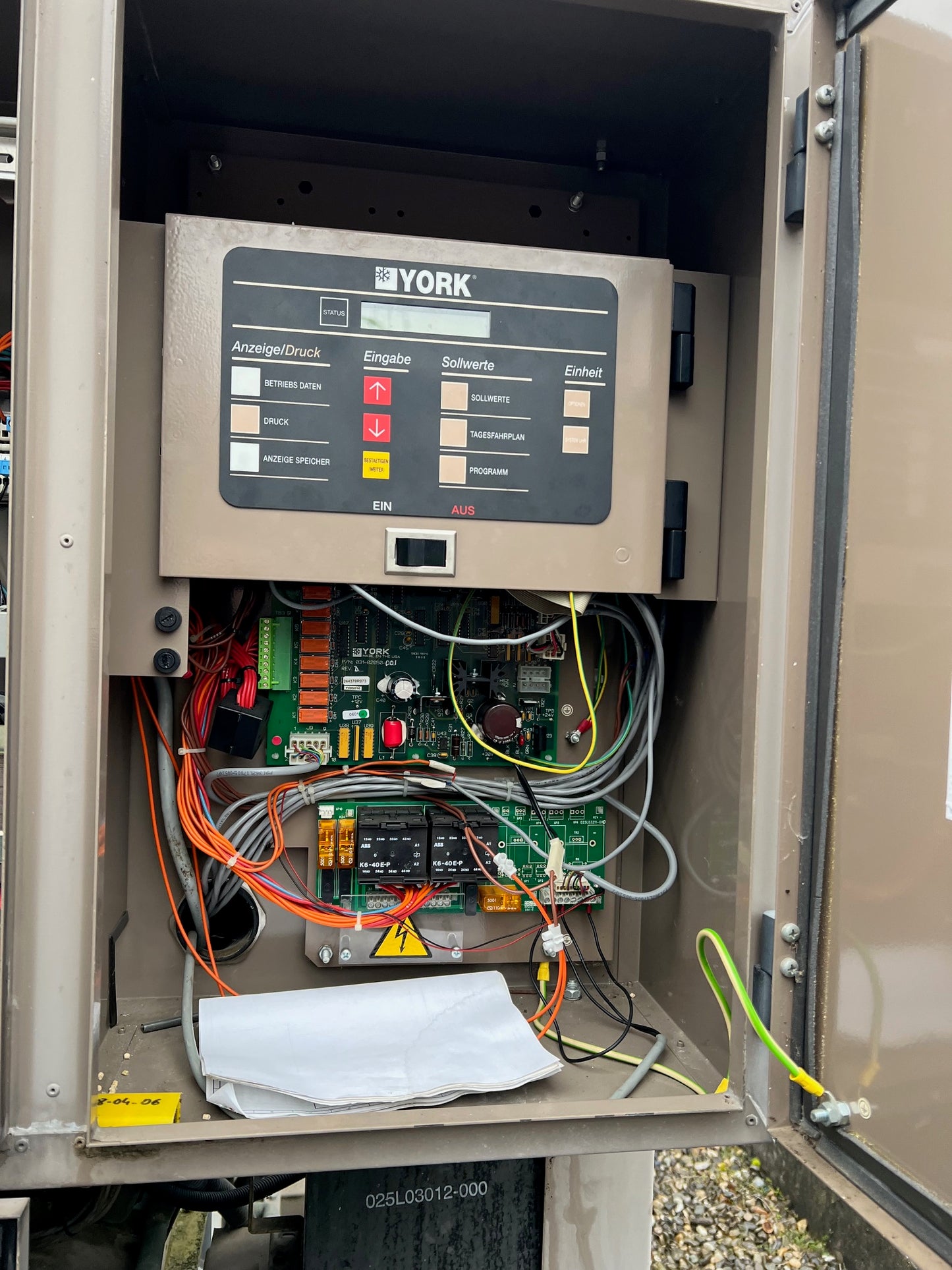 Kaltwassersatz Chiller YORK 170 kW