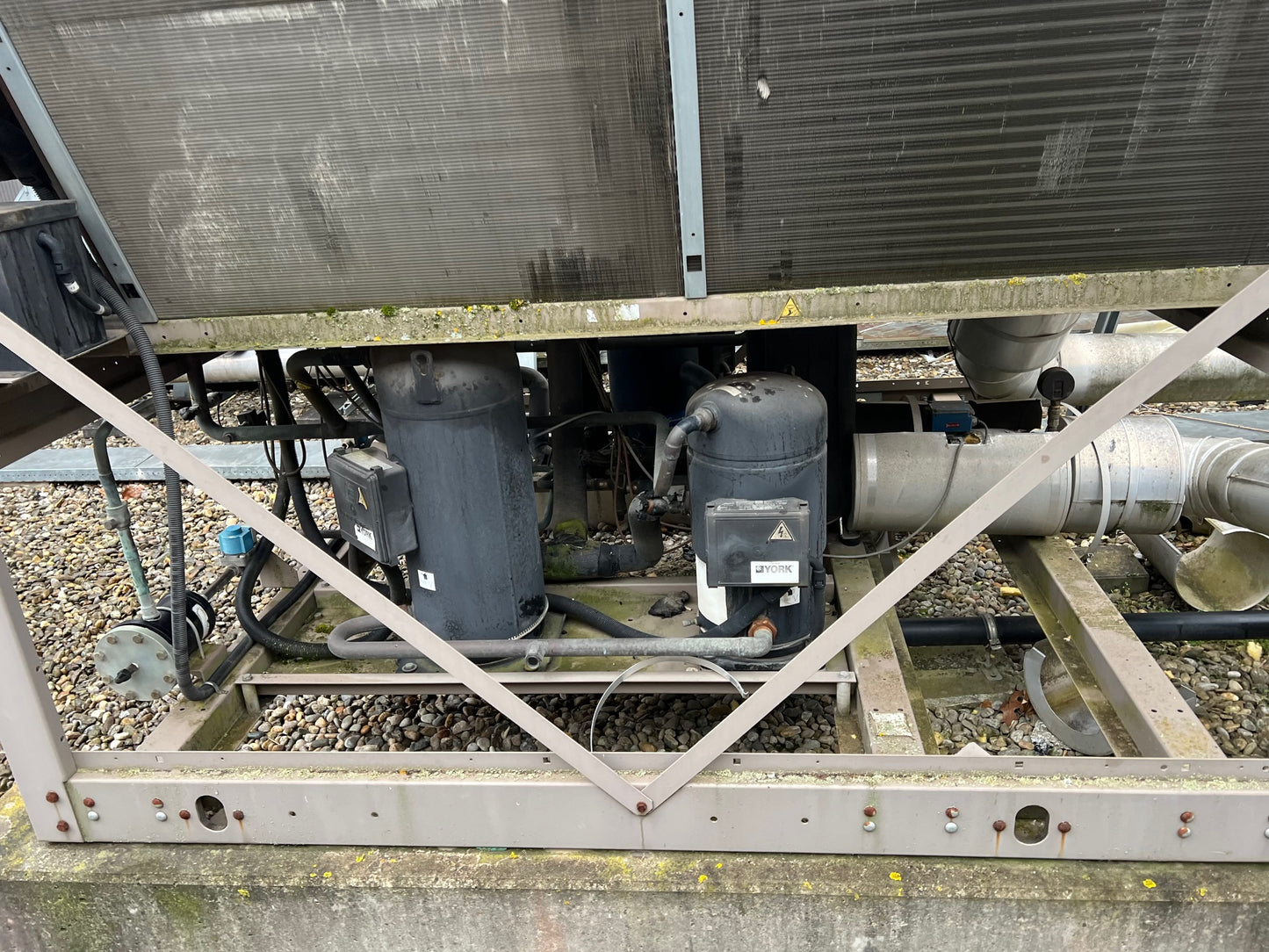 Kaltwassersatz Chiller YORK 170 kW