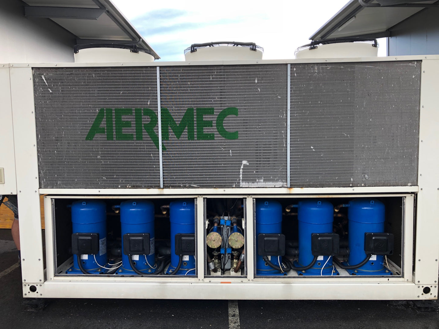 Kaltwassersatz Fabrikat AERMEC