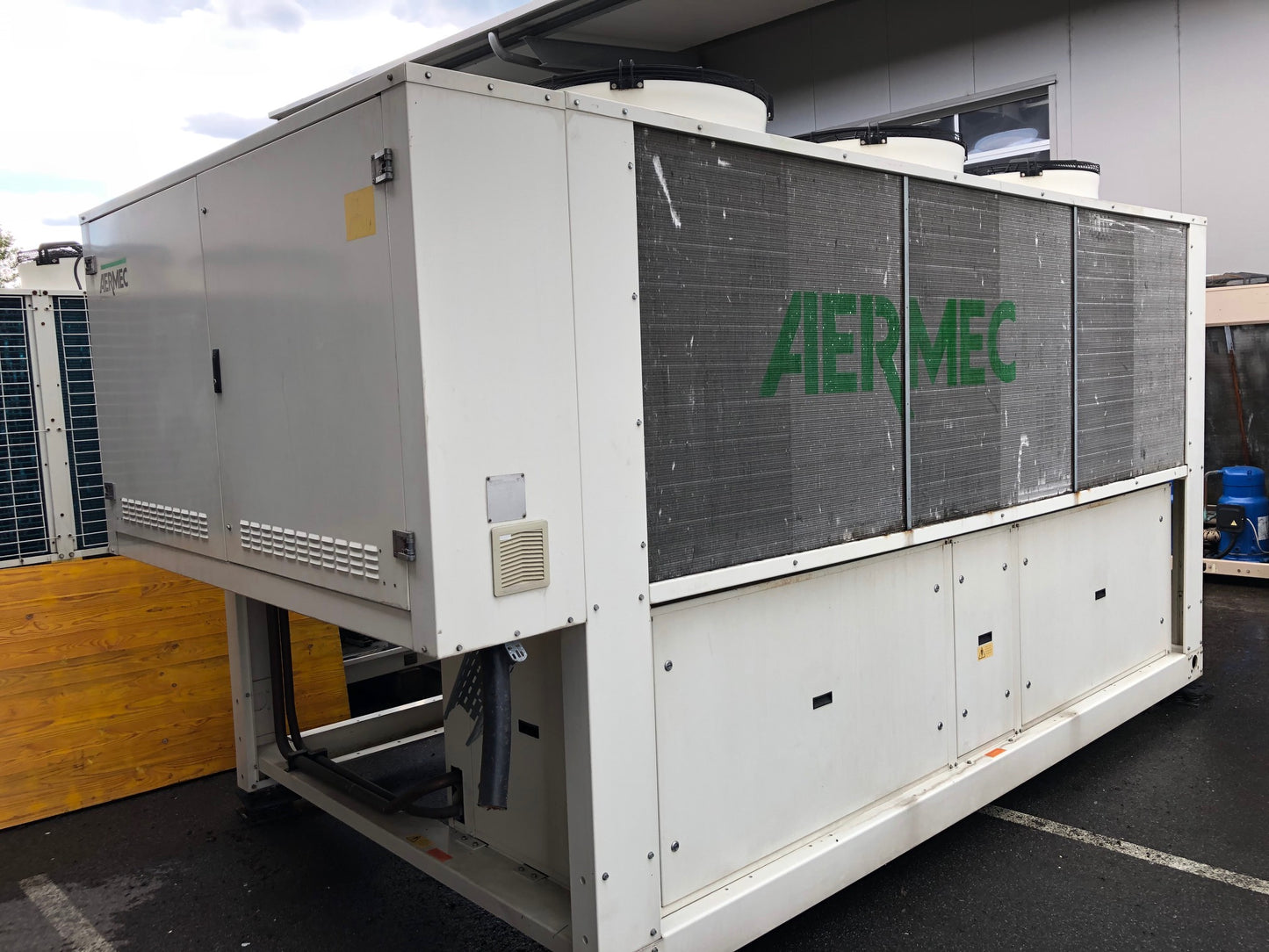 Kaltwassersatz Fabrikat AERMEC