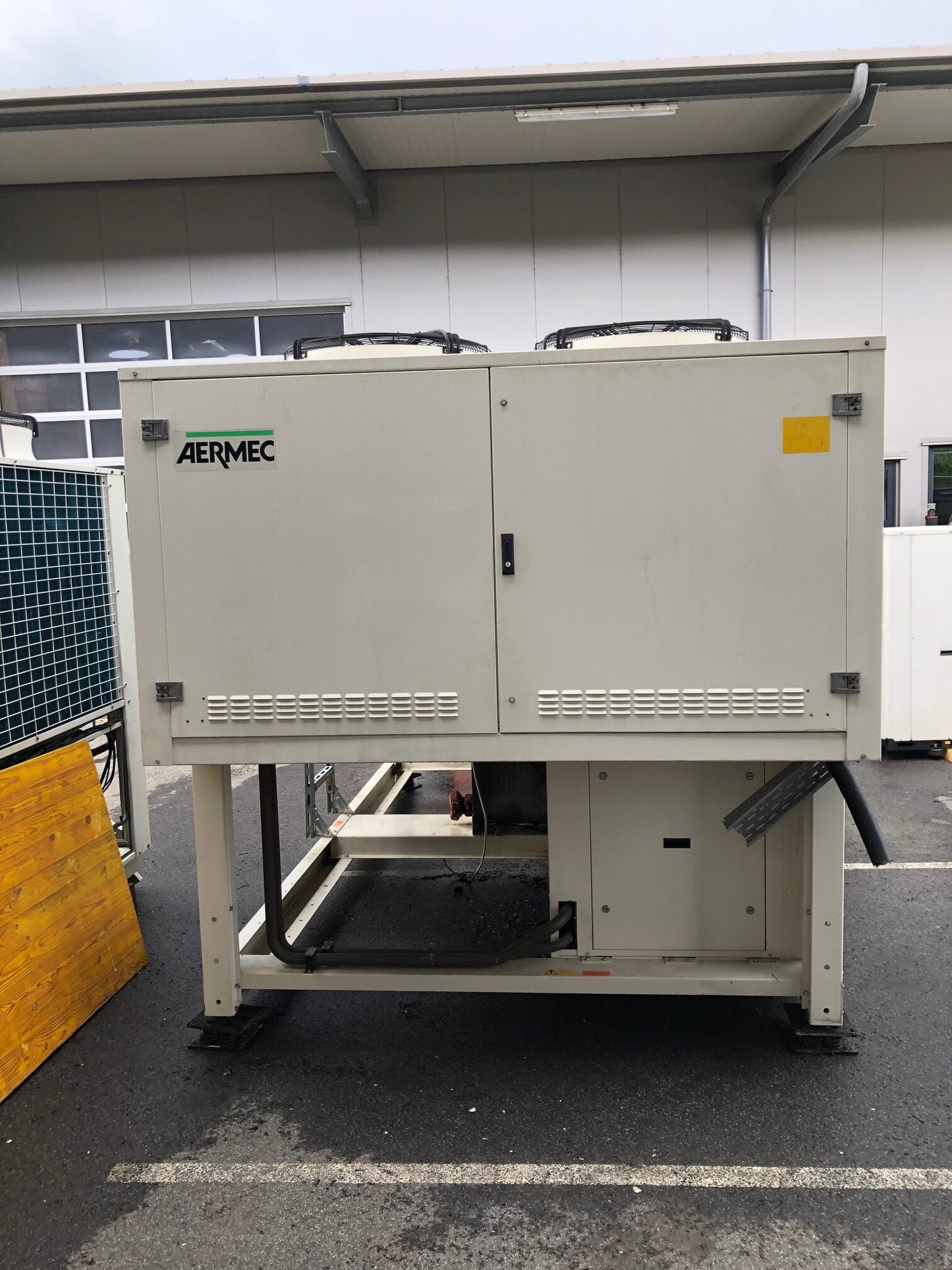 Kaltwassersatz Fabrikat AERMEC