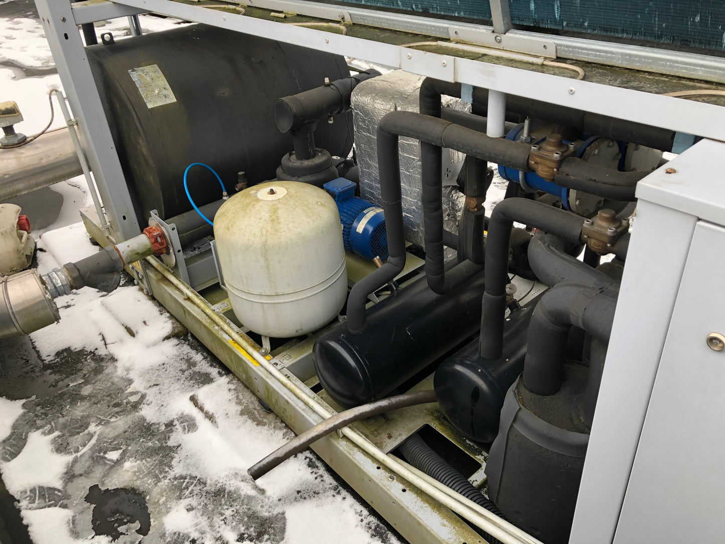 Kaltwassersatz SYSTEMAIR mit Wärmepumpe