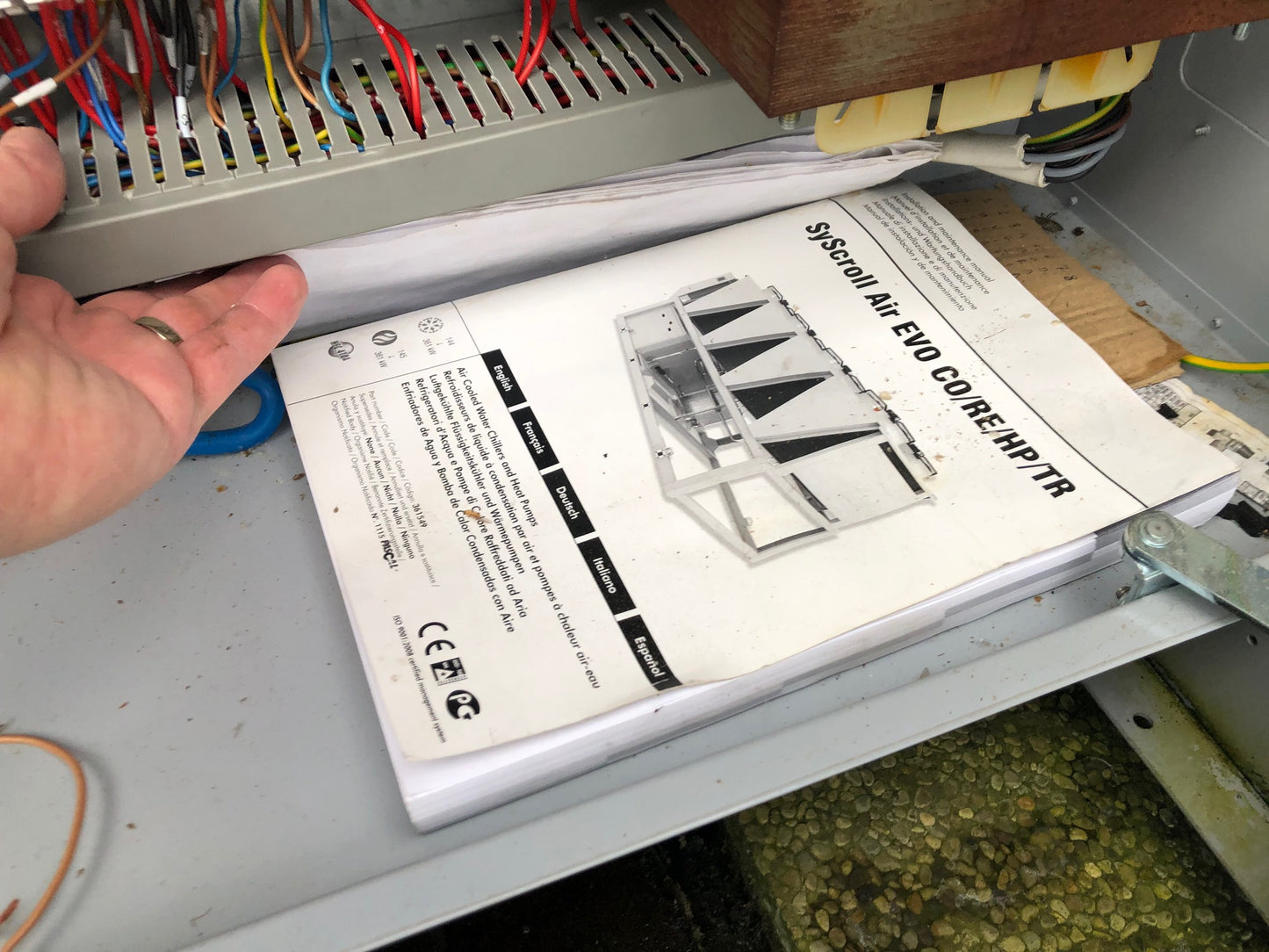 Kaltwassersatz SYSTEMAIR mit Wärmepumpe